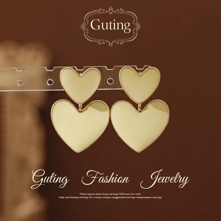 铜合金耳饰 21574轻奢白色小众设计感双爱心耳环2025新款耳钉女