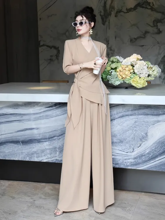 2025新款高级感时尚收腰套装女V领短袖休闲上衣宽松阔腿裤两件套