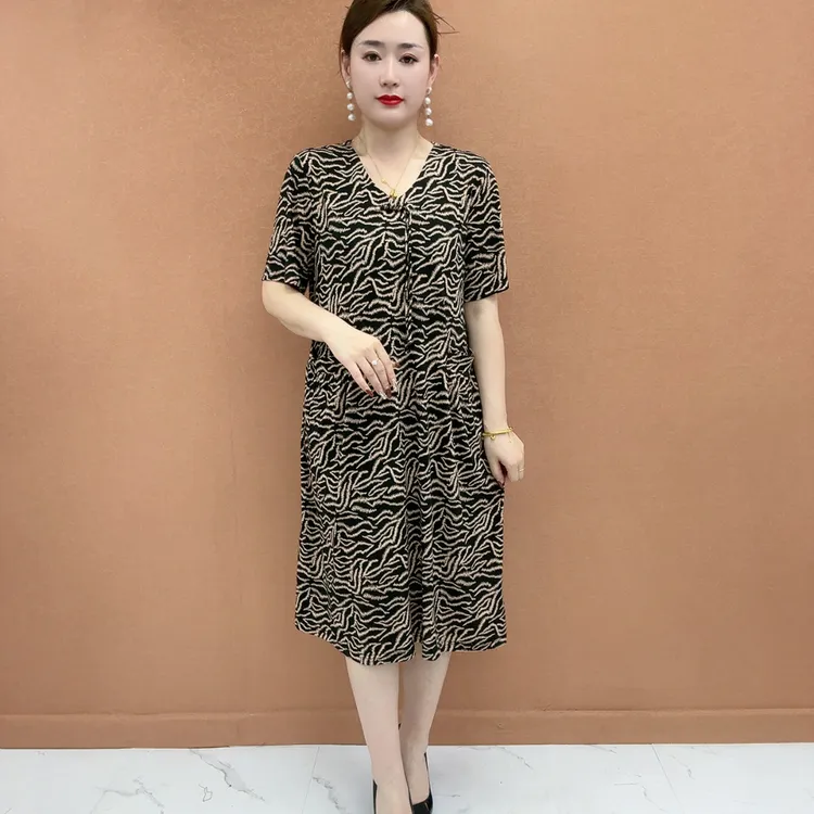 9027妈妈装连衣裙洋气百搭大码显瘦气质时尚休闲女士夏季中年宽松