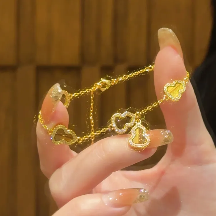 铜合金手链 镂空点钻高闪虎眼石葫芦手链 S031