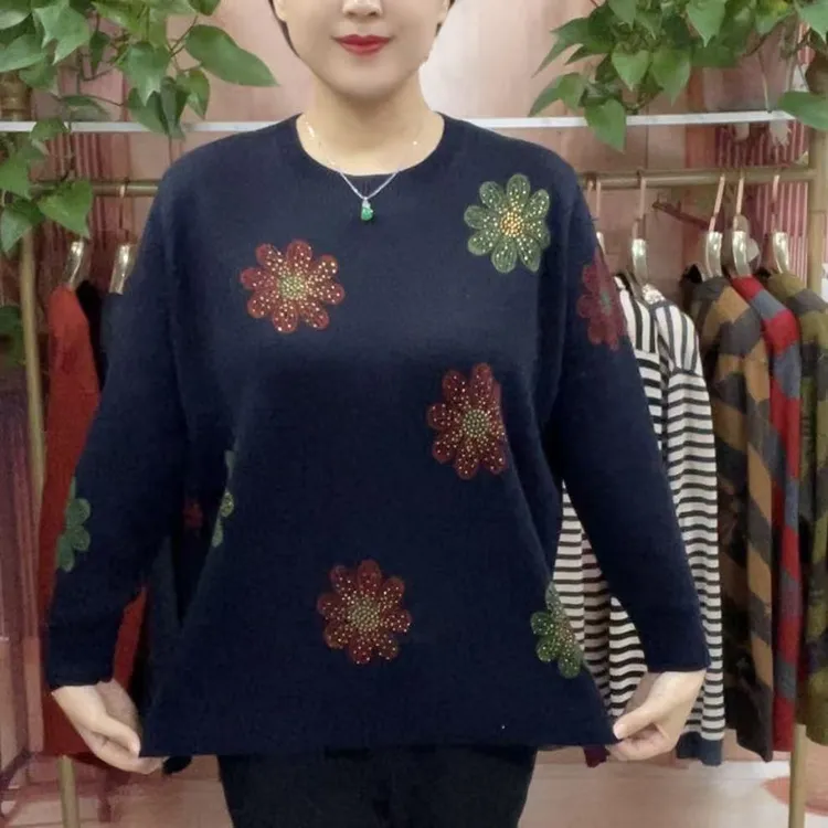 圆领宽松型厚款烫钻中老年女装网红妈妈装加厚秋冬