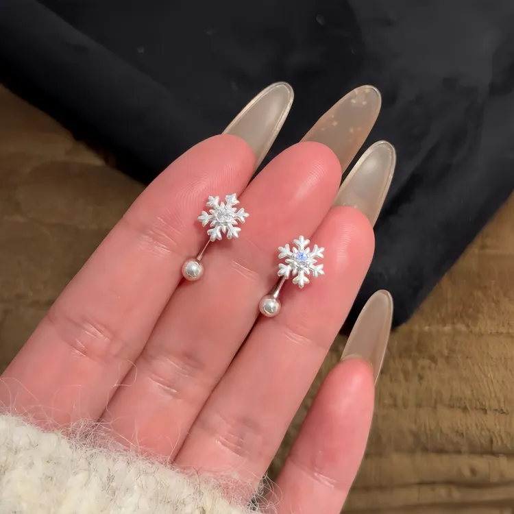 钛钢耳饰 新款雪花耳钉女轻奢简约小众设计养耳洞高级感耳饰