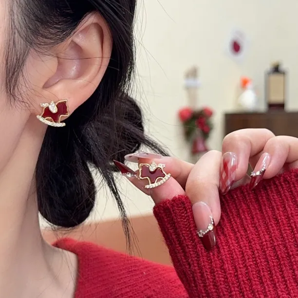 【黑糖饰品】 经典红色小马耳钉秋冬高级感百搭耳环E1971