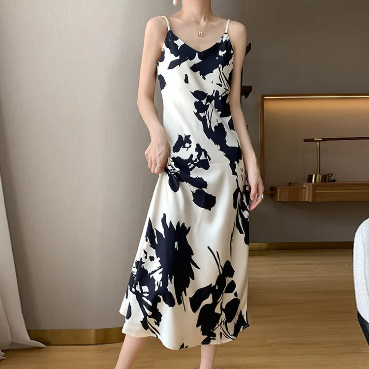 欧若风缎面春夏季女新修身v领碎花内搭连衣裙名媛性感吊带长裙