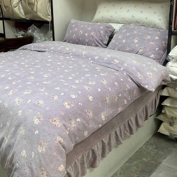 【大欣小淮】高克重亲肤舒适爆款•牛奶绒花边床盖款四件套