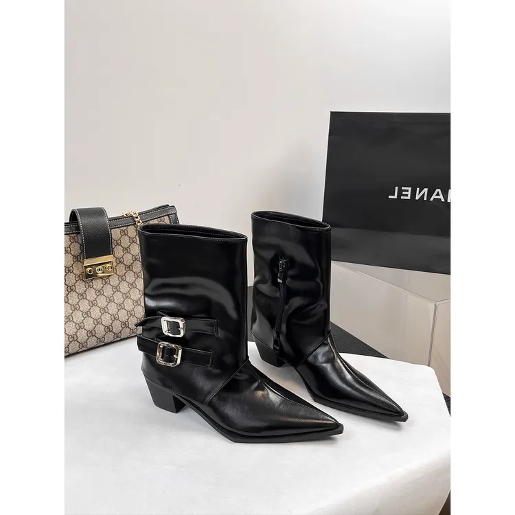 牛皮版~尖头高跟短靴女皮带扣黑色真皮裤管靴子粗跟复古百搭单靴