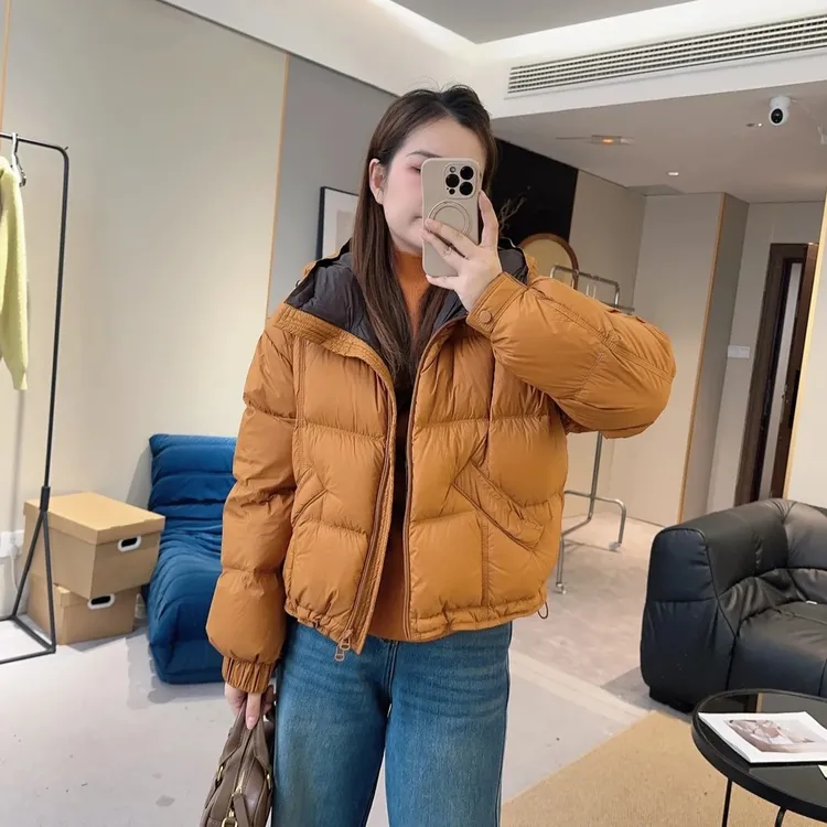 欧货连帽短款棉服外套女秋冬季2025超火高级感时尚宽松加厚面包服