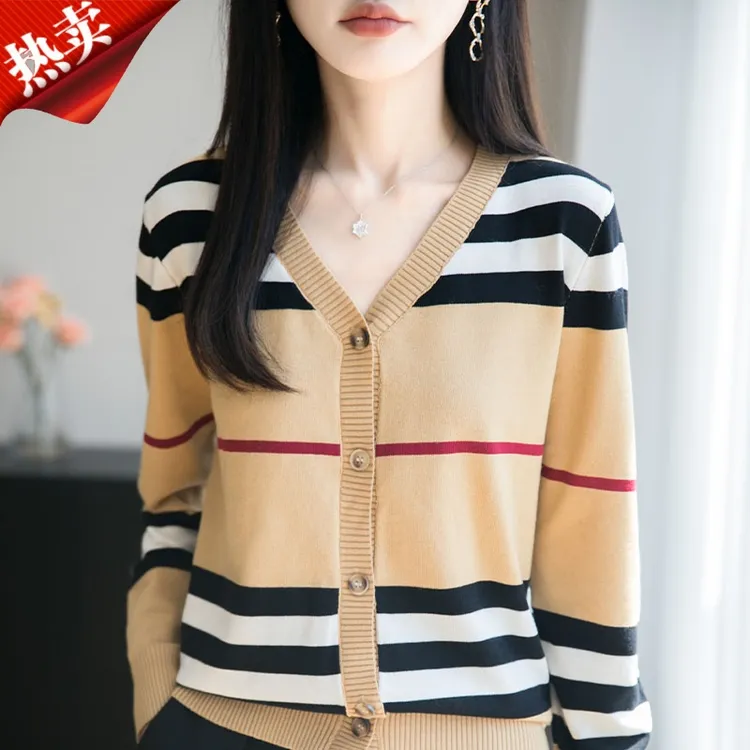 新款正品初秋V领长袖精仿针织开衫百搭女时尚撞色高档条纹上衣女