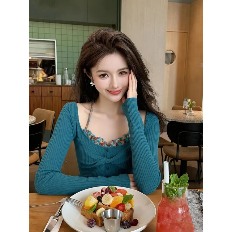 2025冬季新款撞色假两件扭结挂脖T恤女