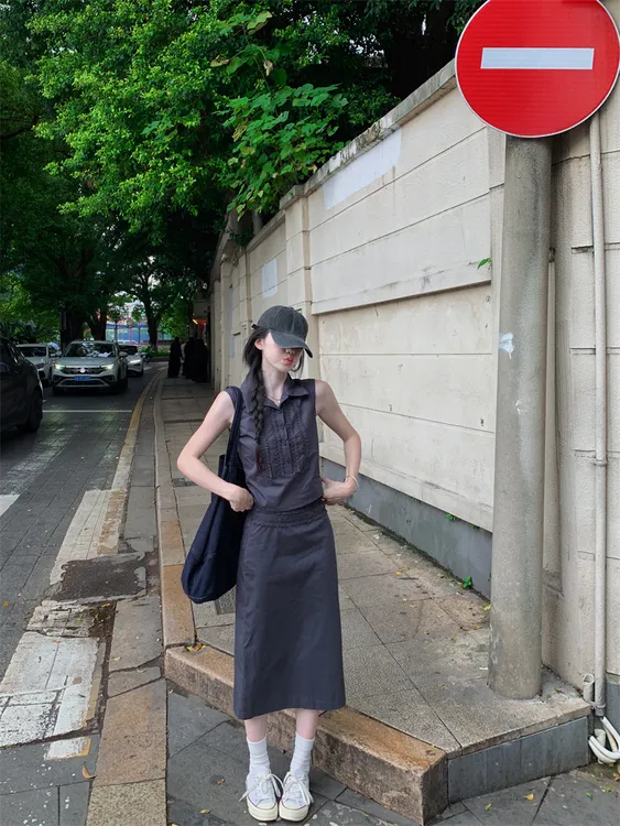 2025夏季爆款老钱风设计感无袖衬衫背心＋高级感包臀半身裙套装女