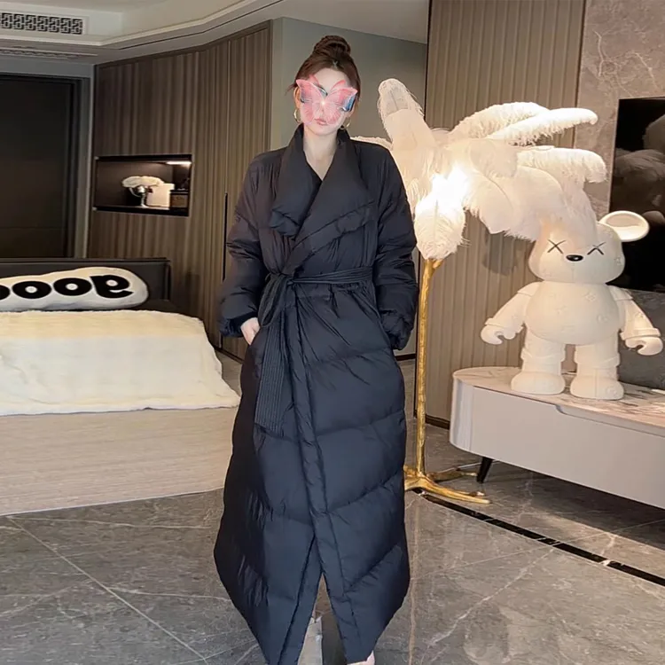 2025年秋冬新款时尚气质高级感纯色百搭翻领收腰显瘦棉服大衣女