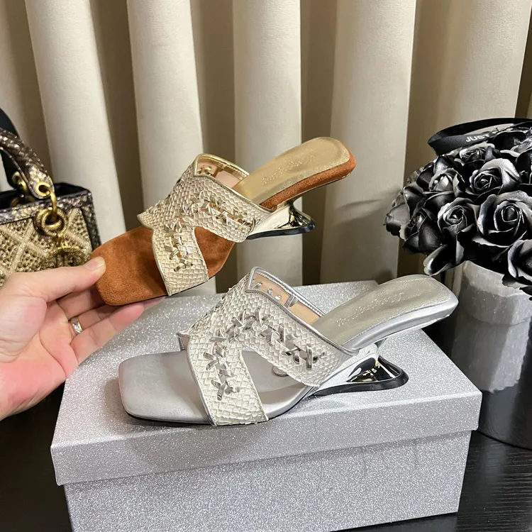 【踩屎感】真鱼皮2025夏季新款法式坡跟H拖鞋女方头露趾高跟凉拖鞋