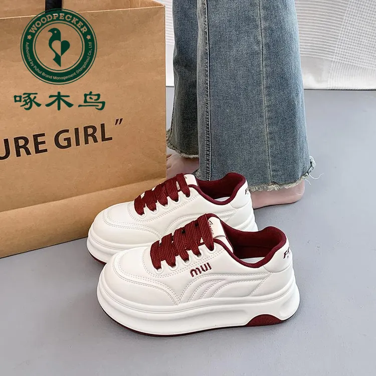 啄木鸟小白鞋女秋冬2025新款厚底百搭学生面包鞋子女爆款运动板鞋