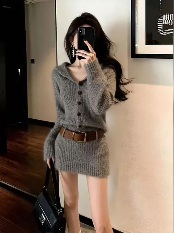 Y256慵懒风灰色针织包臀连衣裙女2025秋冬小个子气质收腰毛衣短裙