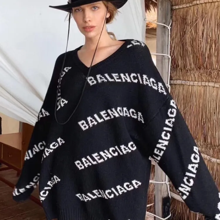 99新 Balenciaga/巴黎世家 字母弹幕长款毛衣/36码/A04774