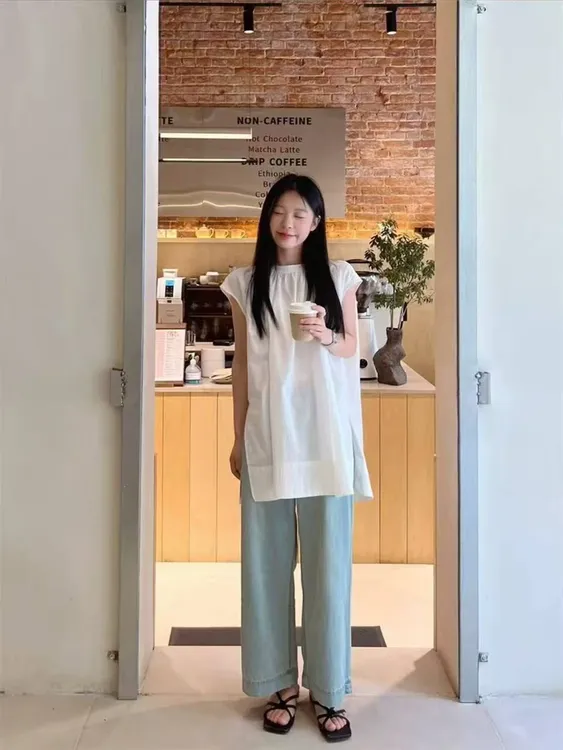 夏季女款白色无袖圆领衬衫休闲宽松简约遮肉小众设计感