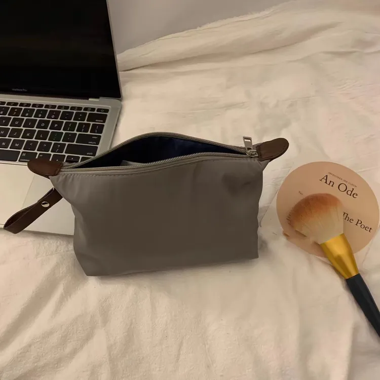简约饺子化妆包新款高颜值大容量外出旅行便携洗漱收纳包时尚韩版