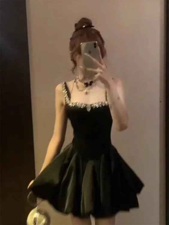 K10095法式小众赫本风镶钻吊带短裙女气质吊带辣妹法式蕾丝连衣裙