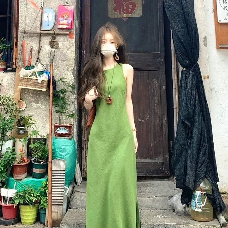  度假风复古绿色背心连衣裙女装夏季收腰显瘦别致小众长裙