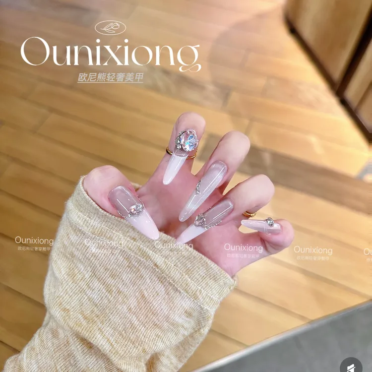 裸粉渐变水钻星星手工夏天穿戴甲轻奢闪钻气质美甲贴纯手工夏日