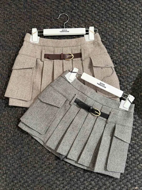 ANNA VALENTINE 短裙 AV53193003