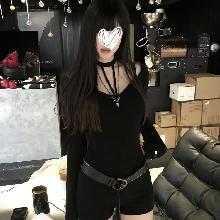 艺等YIDENG 辣妹纯欲风打底衫性感挂脖镂空长袖T恤修身显瘦上衣潮