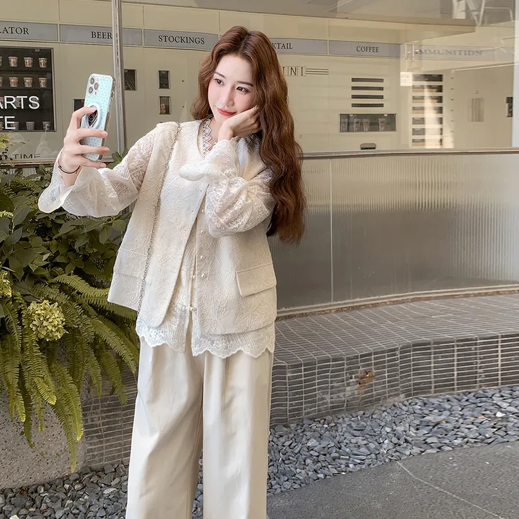 杏色高级感提花马甲套装女2025秋季法式气质蕾丝衬衫阔腿裤三件套