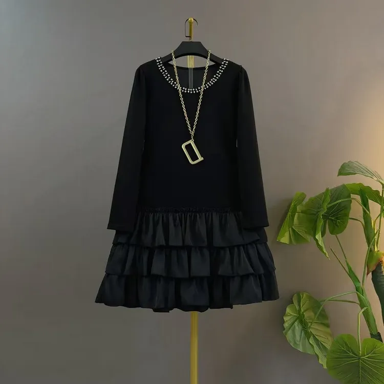 圆领钉珠拼接蛋糕连衣裙纯色高级感显瘦遮肉大码法式连衣裙