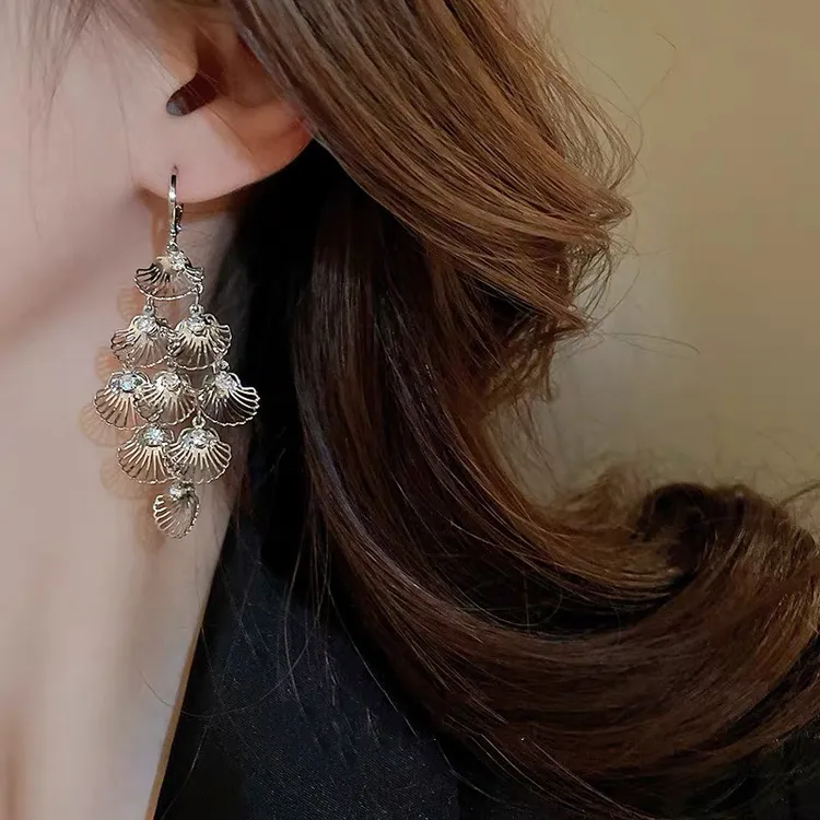 铜合金耳饰 银色流苏春夏百搭精致无耳洞蚊香盘耳夹