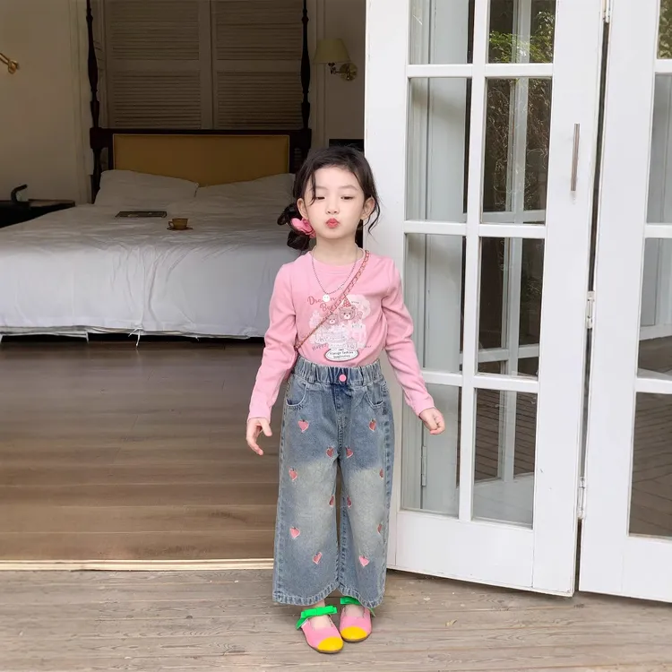 《小思家》女童2025春季新款韩版可爱卡通t恤爱心直筒牛仔裤套装