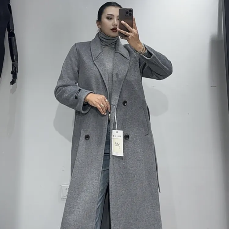 2025年的新款春冬季羊毛大衣