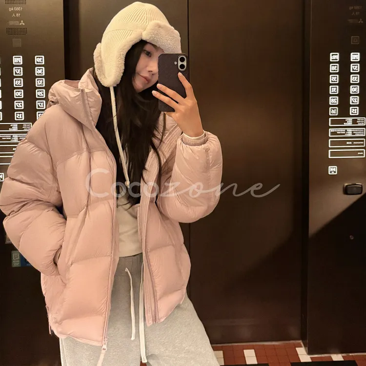 COCO ZONE 刘一一 “暖冬”90白鹅绒连帽包裹感羽绒服 CD2A2405