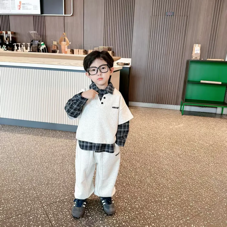 秋款2025新款韩版男童潮酷帅气格子套装运动休闲时尚三件套