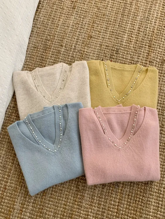 【玥玥家】不可机洗-獭马绒摒珠片-氛围感-V领钉珠长袖针织开衫.