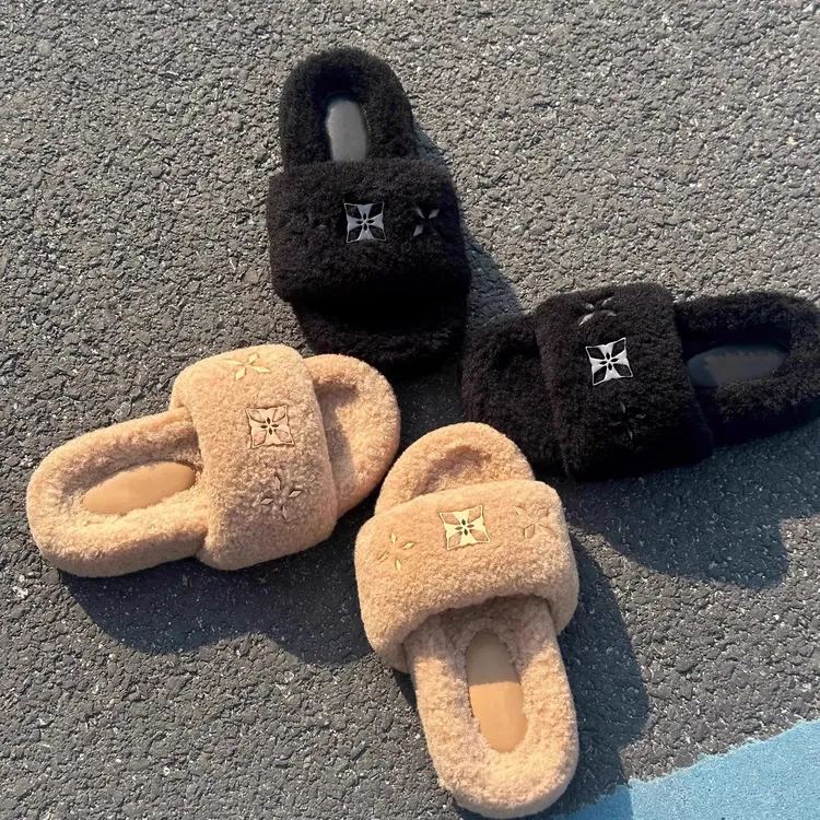 羊羔毛金属厚底毛毛拖鞋女外穿2025秋冬新款网红懒人一字拖鞋