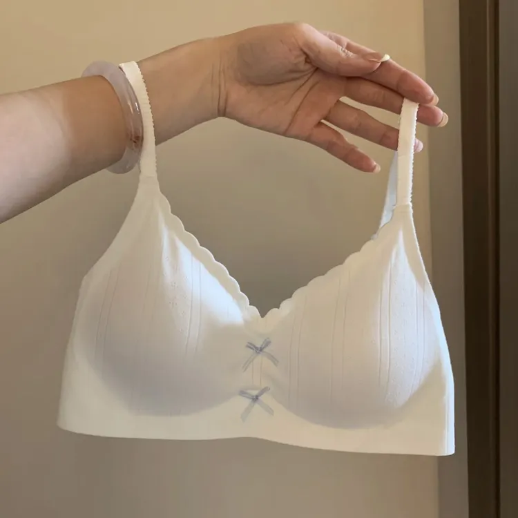 裸感无痕舒适内衣女小胸聚拢显大无钢圈日系甜美薄款蝴蝶结文胸罩