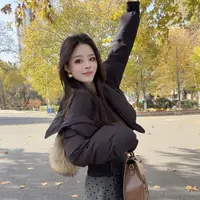 【晓溪服饰】冬季短款白鸭绒连帽收腰新款面包貉子毛领羽绒服7007