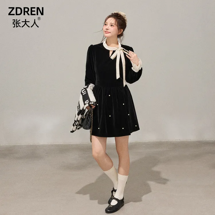 张大人【利兹贵女】大码女装微胖妹妹冬日高奢感系带珍珠丝绒短裙