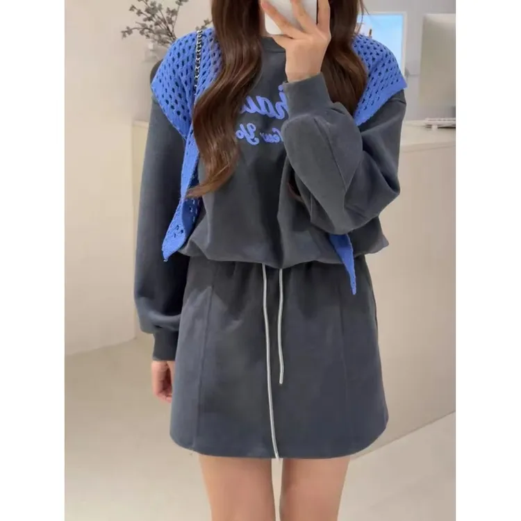 韩系松弛感字母刺绣卫衣+半裙两件套2025秋季显瘦休闲套装配披肩