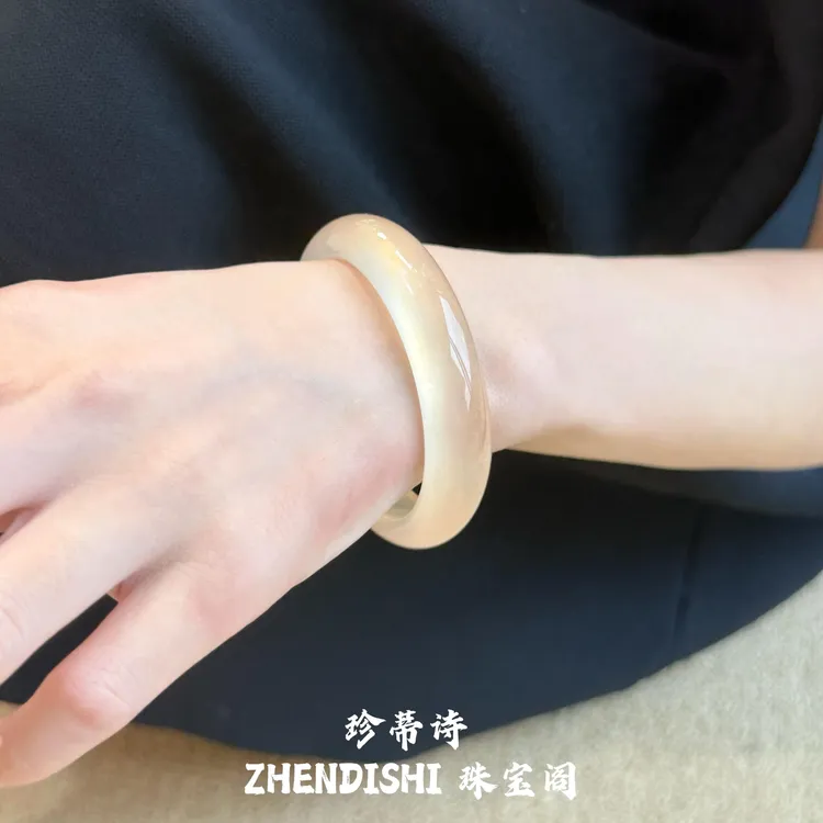 天然荔枝冻手镯高冰黄龙玉手镯香槟金玛瑙玉髓手镯少女美人镯气质