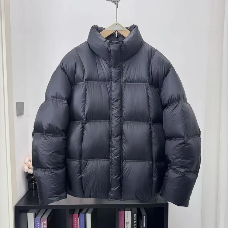 25年冬季男女同款云朵泡芙羽绒服简约时尚百搭1817B