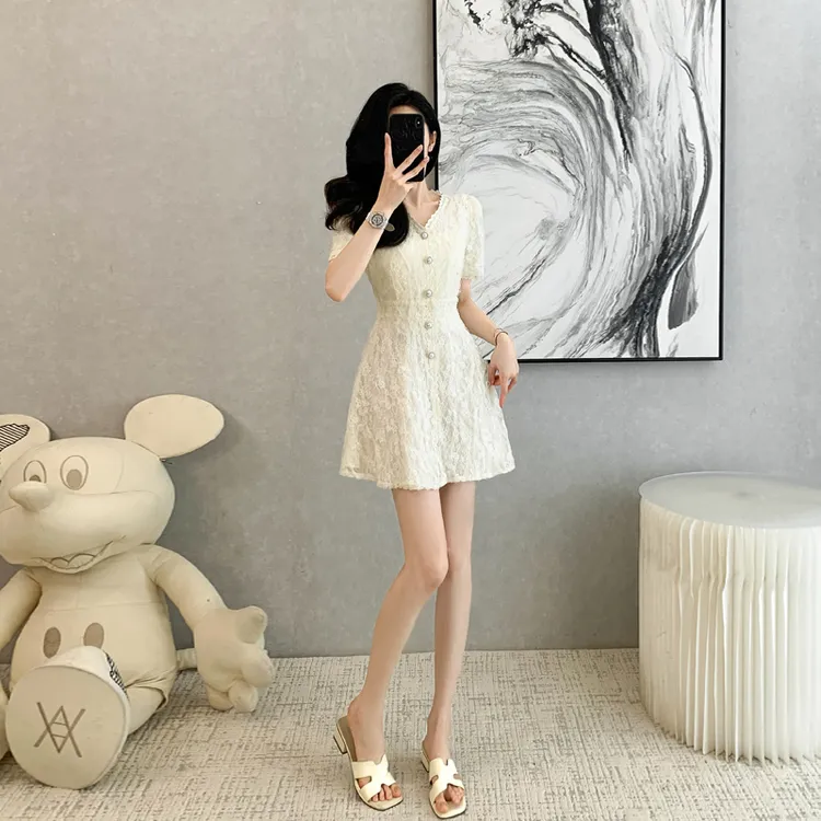 法式小香风V领蕾丝连衣裙女夏季新款时尚气质收腰显瘦裙子小个子