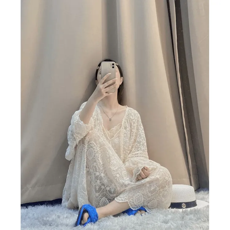 早秋重工蕾丝网纱镂空宽松显瘦气质喇叭袖仙女长袖连衣裙