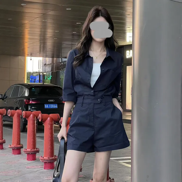复古港式气质休闲百搭藏蓝色连衣裤女2025夏季收腰显瘦百搭短裤女