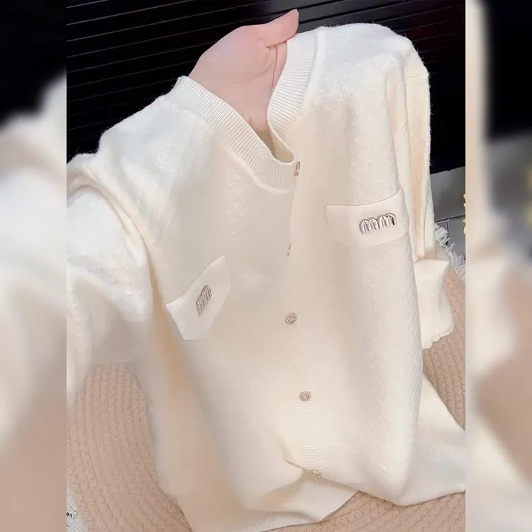 miu系温柔长袖针织衫女秋季大码2025显瘦老钱风简约显贵百搭上衣