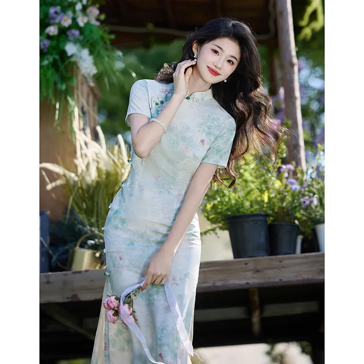 绿色古法旗袍女新中式高端气质年轻款日常新国风平裁全开襟连衣裙