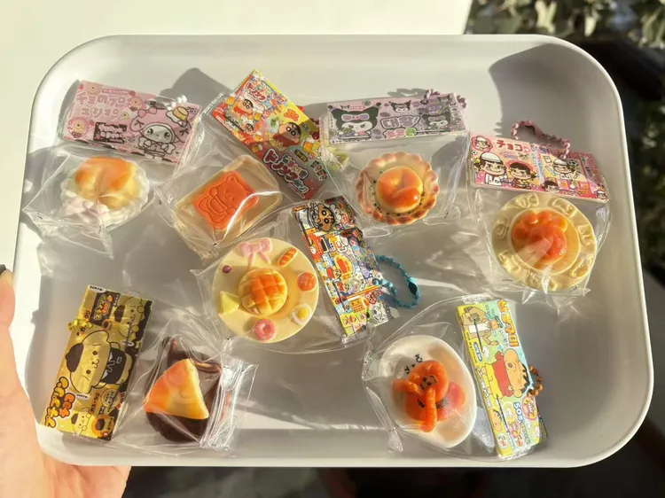 食物色面包鼻嘎捏捏 19.9盘子＋捏捏＋卡头链条4个 随机不指定 微瑕