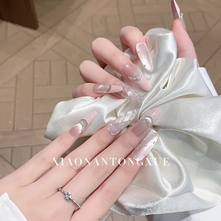 纯手工美甲穿戴甲中长款拍婚纱照新娘结婚小香风显白指甲贴片绝美