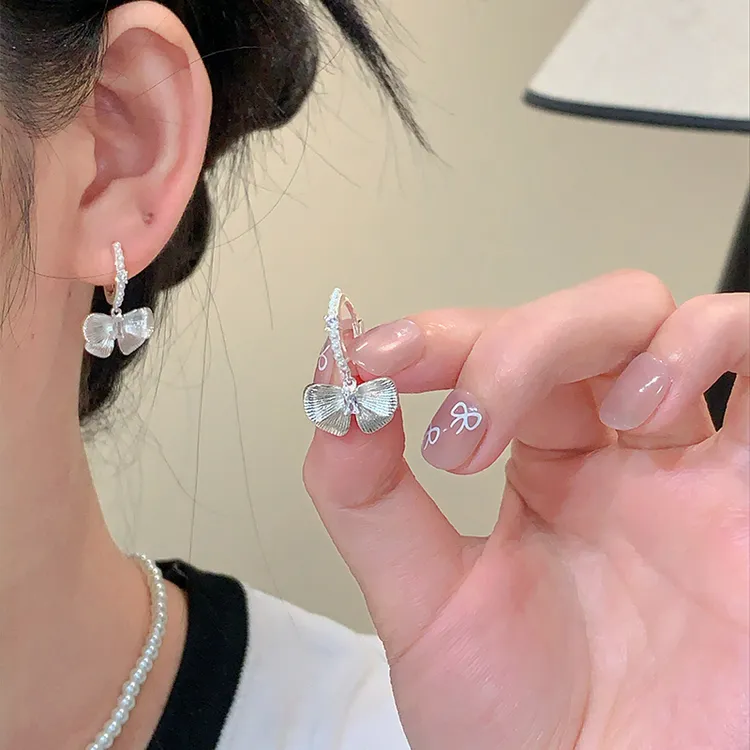 铜合金耳饰 EH392银色蝴蝶轻奢小众耳饰女法式百搭温柔甜美耳钉女