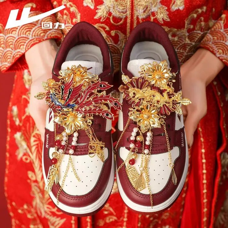 回力龙凤呈祥秀禾中式2025冬季婚鞋红色鞋子新娘新郎结婚运动板鞋